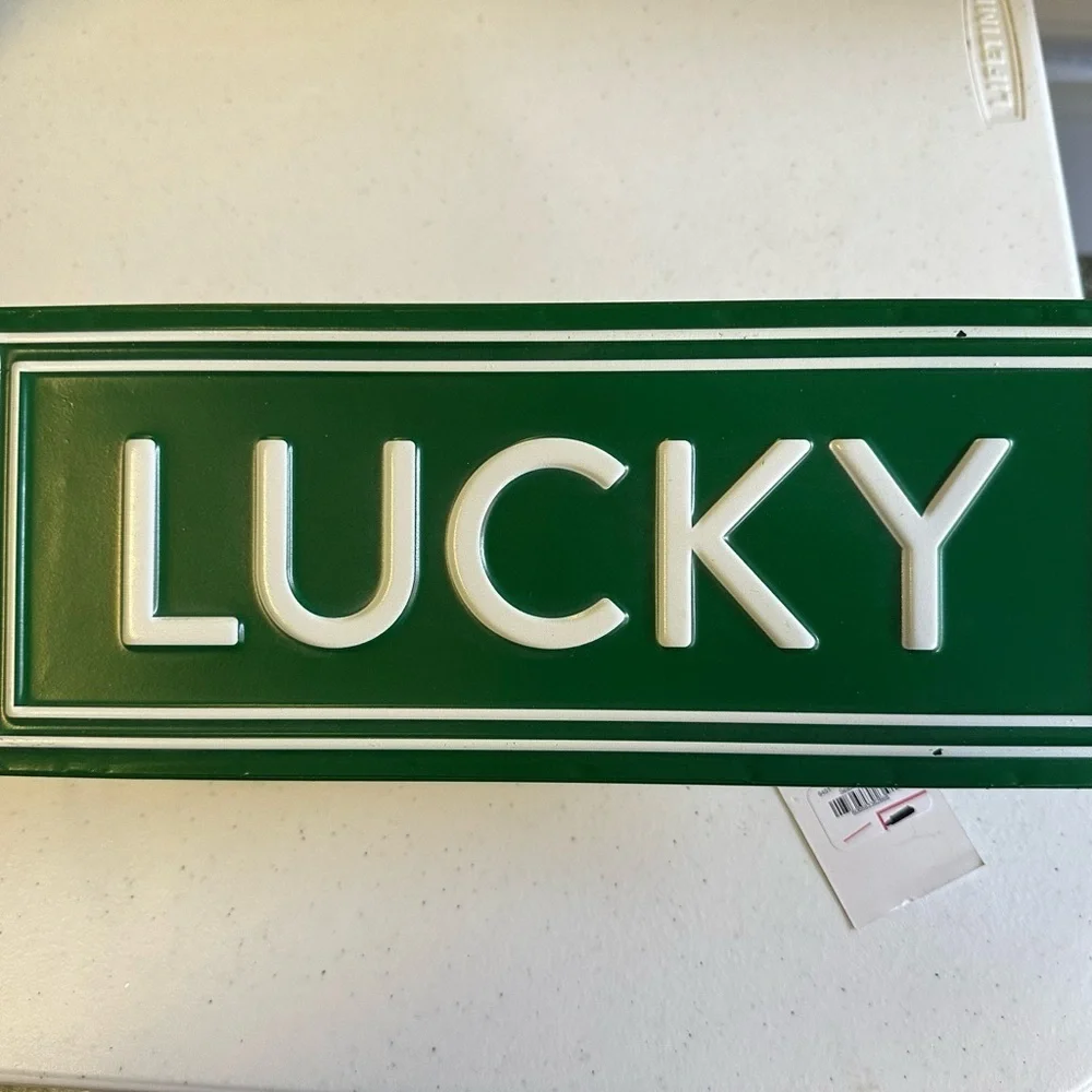 💙3/$20 St Patrick’s day home decor